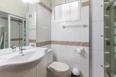Un baño de Estudio en Las Canteras II
