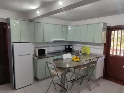 Una cocina o zona de cocina en Casa Reyes Fataga Apta Reyes