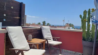 Un balcón o terraza de Modern house with 2 bedrooms near the beach
