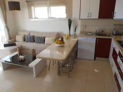 Una cocina o zona de cocina en First Line Seaside