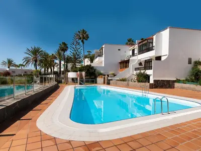Piscina en o cerca de Bungalow Playa del Aguila II over the sea by VillaGranCanaria