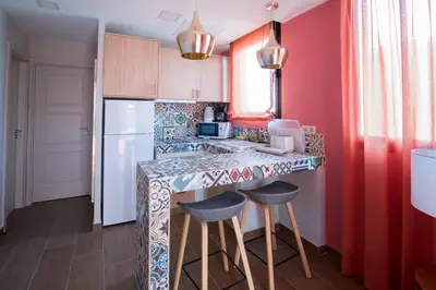 Una cocina o zona de cocina en Alhambra Boutique Apartments by PMC Resorts