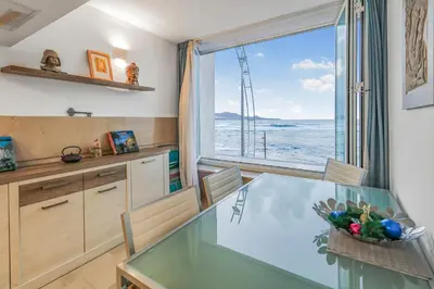 Una cocina o zona de cocina en My Home by the Sea