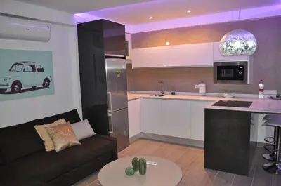 Una cocina o zona de cocina en Premium Apartment Yumbo WIFI A/C