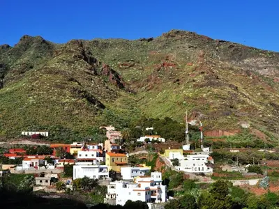 Vista general de una montaña o vista desde la villa