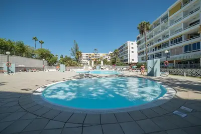 Piscina en o cerca de Avenida Tirajana Nº3