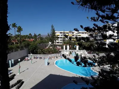 Piscina en o cerca de Avenida Tirajana Nº3
