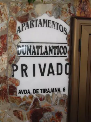 Certificado, premio, señal o documento que está expuesto en Apartament Dune Atlantic