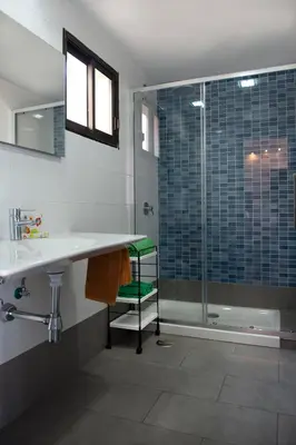 Un baño de Apartamentos Miriam