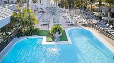 Piscina en o cerca de Servatur Eden & Buganvillas