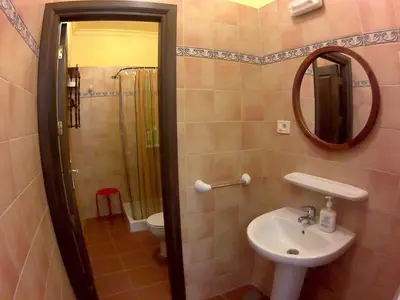 Un baño de Refugio El Hornillo
