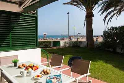 Un balcón o terraza de Primera linea de Playa de las Burras