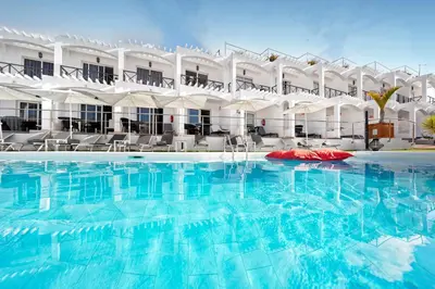 Piscina en o cerca de Vista Bonita - Gay and Lesbian Only Resort
