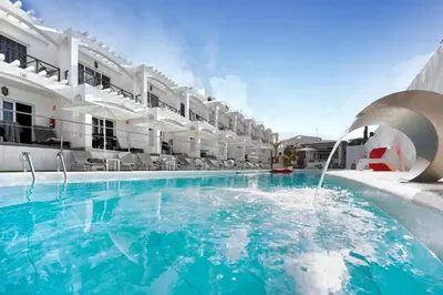 Piscina en o cerca de Vista Bonita - Gay and Lesbian Only Resort