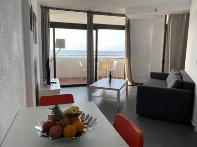 Zona de estar de Vista Dorada al mar balcón-Wifi By CanariasGetaway