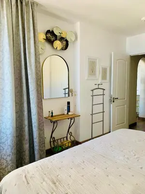 Cama o camas de una habitación en Private apartment with stunning ocean views and sunset.
