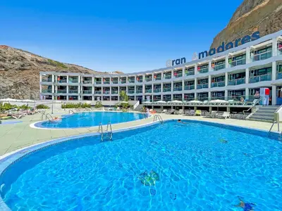 Piscina en o cerca de Gran Amadores