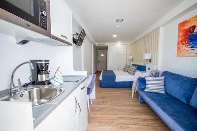 Una cocina o zona de cocina en IG Nachosol Atlantic & Yaizasol by Servatur - Adults Only