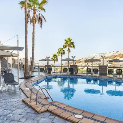 Apartamentos Cabau Cala Nova