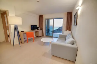 Una televisión o centro de entretenimiento en Riviera Vista
