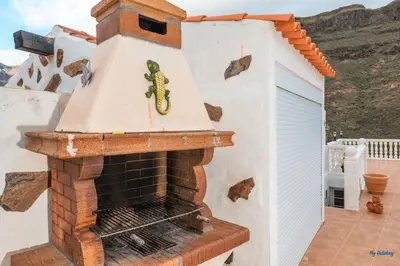 Barbacoa disponible para clientes en la casa o chalet