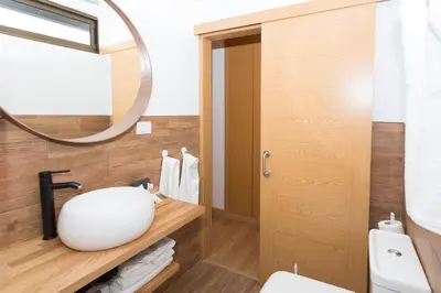 Un baño de Ocean Friendly Holiday Home