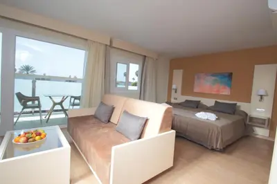 Zona de estar de HL Suite Nardos - Only Adults