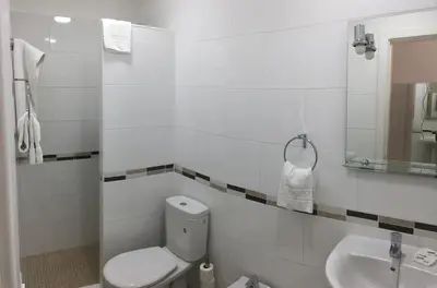 Un baño de Billy's Las Rocas Apt Playa de Mogan with pool access