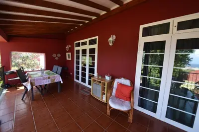 Zona de estar de Casa El tonelero con jardín y piscina privada
