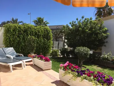 Jardín al aire libre en Apartments Vistamar