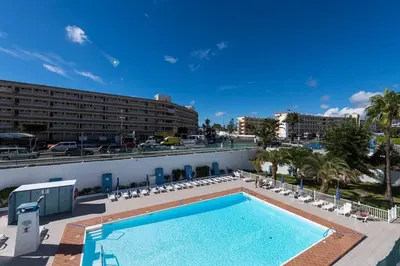 Piscina en o cerca de 5 min walk from Yumbo 208