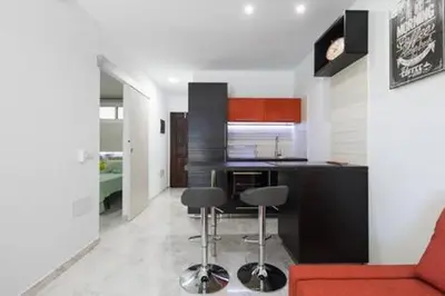 Una cocina o zona de cocina en 5 min walk from Yumbo 208