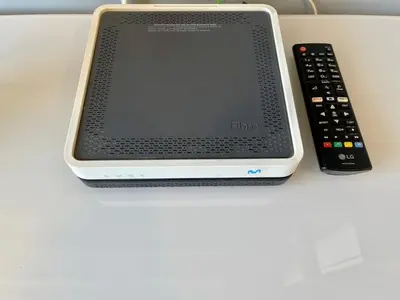 Una televisión o centro de entretenimiento en OHMYHOST360 - Sunny Home Holidays