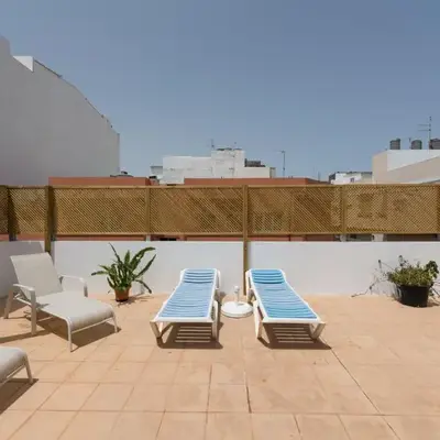 Private Solarium - 2BR House Near the Airport