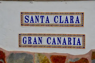 Certificado, premio, señal o documento que está expuesto en Bungalow en Playa del Ingles