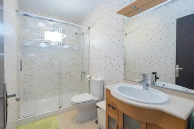 Un baño de GuestReady - Tarantos Amplitud y sol a un paso del mar
