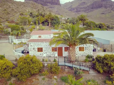 Vista general de una montaña o vista desde the country house