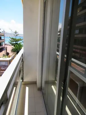 Un balcón o terraza de Vivelorural Apartamento Canteras vista mar lateral
