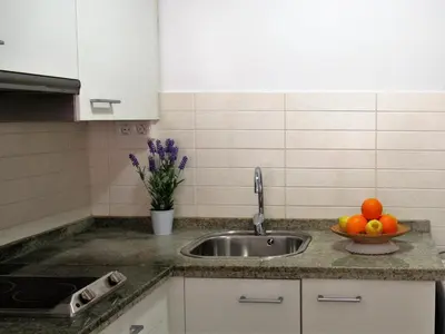 Una cocina o zona de cocina en Vivelorural Apartamento Canteras vista mar lateral