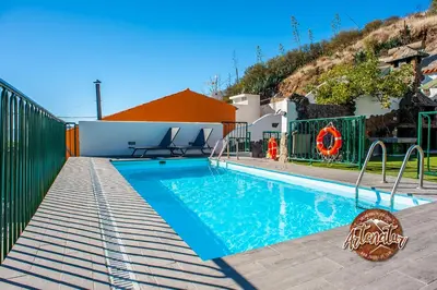 Piscina en o cerca de Casa Cueva El Mimo By Artenatur