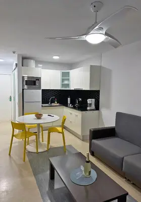 Una cocina o zona de cocina en Apartamentos Portonovo