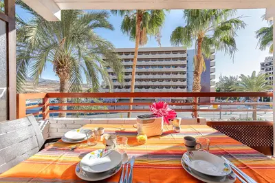 Un balcón o terraza de APARTAMENTO a PIE del MAR