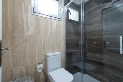 Un baño de Sunny Atlantic Apartment