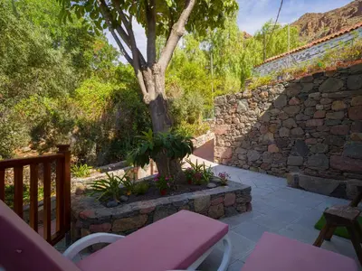 Jardín al aire libre en FAMILY COTTAGE AMONG OLIVE TREES