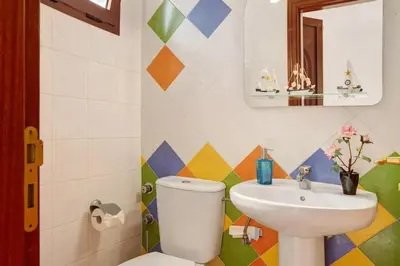 Un baño de Spacious villa with private pool in Mogán