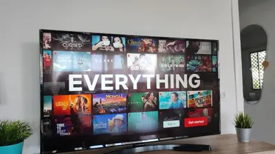 Una televisión o centro de entretenimiento en Monte Rojo San Agustin