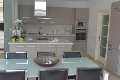 Una cocina o zona de cocina en Opal Villa de Luxe
