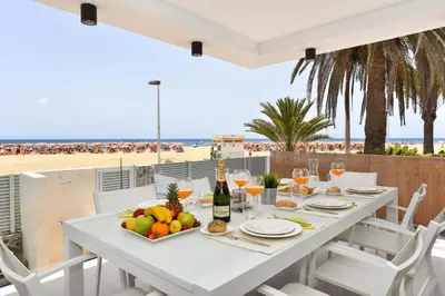 Comida en o cerca de esta villa