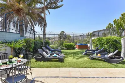 Jardín al aire libre en The Secret Garden Holiday Home