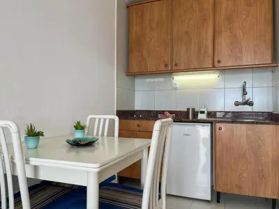 Una cocina o zona de cocina en The Mayfair Village apto 305